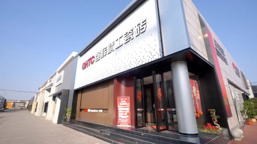 終端風(fēng)采 | 強(qiáng)輝晉江旗艦店，品味質(zhì)感大師館，打卡美學(xué)新坐標(biāo)(圖5)
