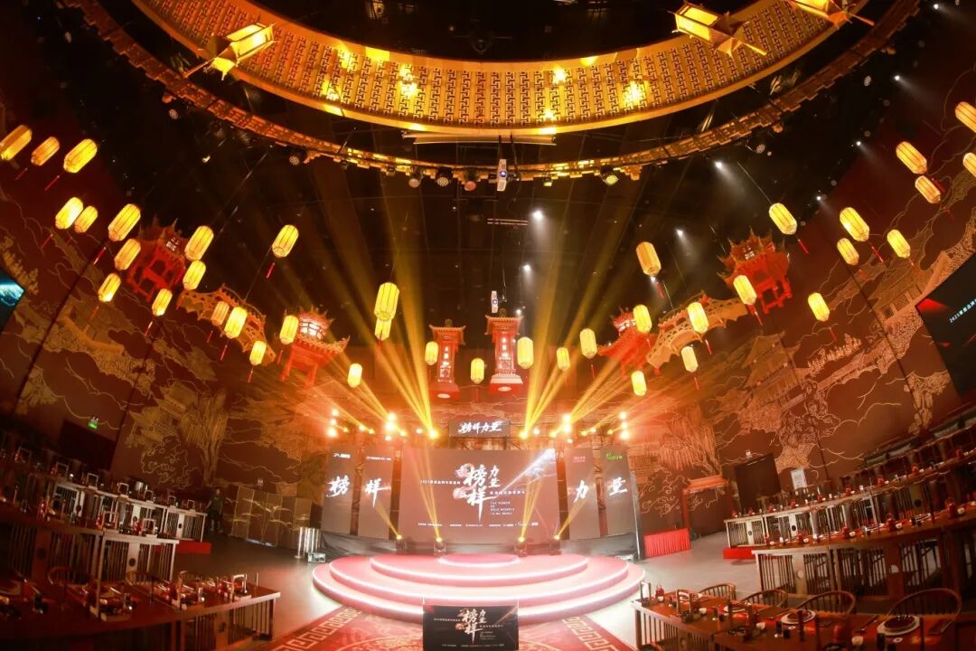 榜樣力量 | 強輝精工瓷磚斬獲2025年度家居領軍品牌(圖2) 榜樣力量 | 強輝精工瓷磚斬獲2025年度家居領軍品牌(圖2)