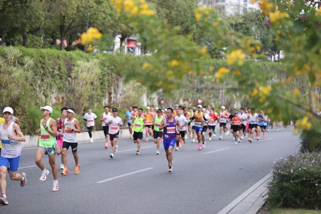 燃情晉江 跑出精彩|強輝×2025晉江馬拉松熱血開跑(圖19)